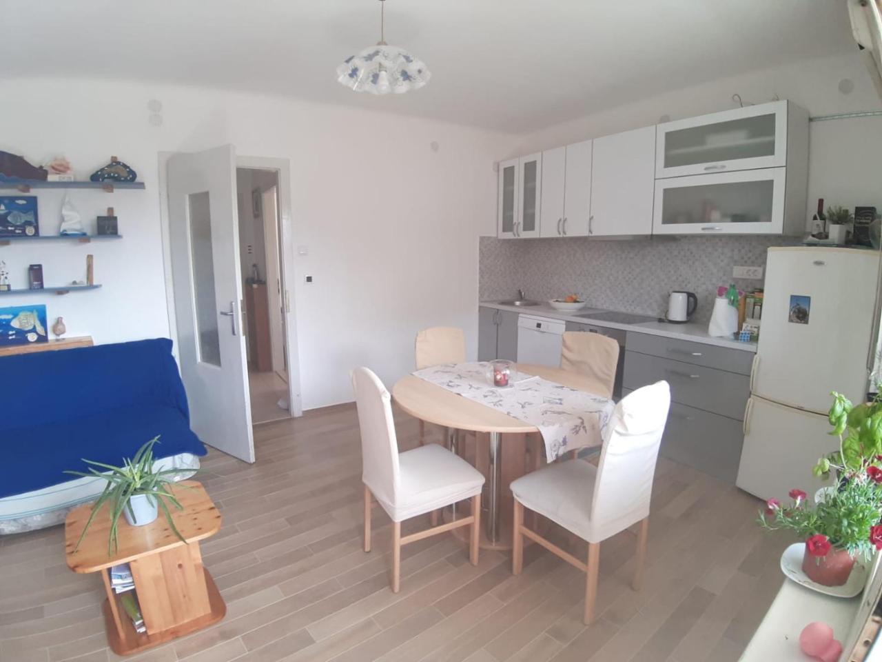 Nina, Apartment In City Centre Split Exterior foto